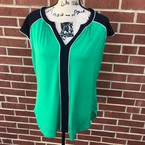 ⚜️ Gently Loved Kelly Green and Black Shirt